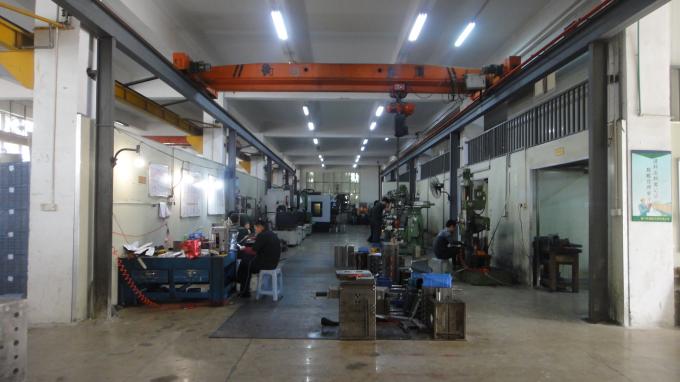 Professional Big precision plastic mould Home Plastic Injection Molding Products 250000-300000shots 2
